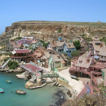 Seafront Apartment With Pool San Pawl il-Baħar Eksteriør bilde