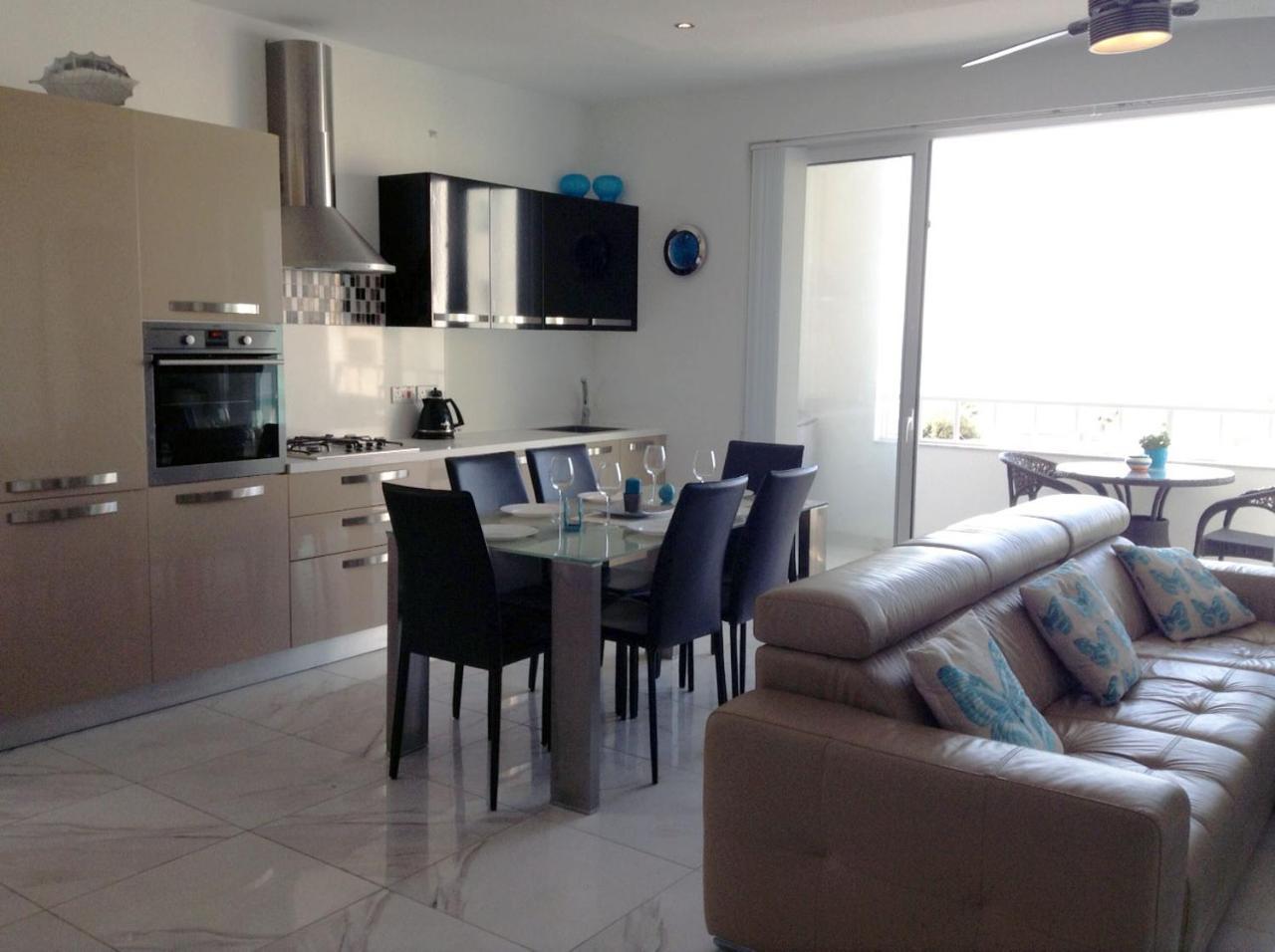 Seafront Apartment With Pool San Pawl il-Baħar Eksteriør bilde