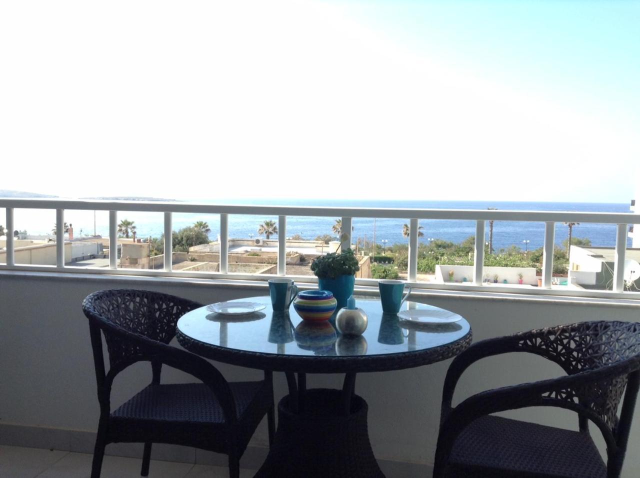 Seafront Apartment With Pool San Pawl il-Baħar Eksteriør bilde